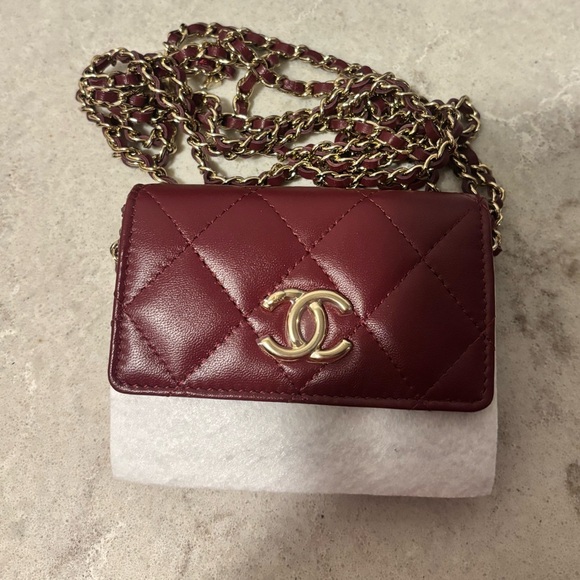 BNWT CHANEL MINI BURGUNDY BAG - Picture 2 of 5